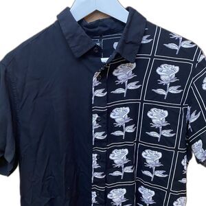 HOT TOPIC Button Shirt Short Sleeve Roses Grunge Goth Punk Mens M Black White